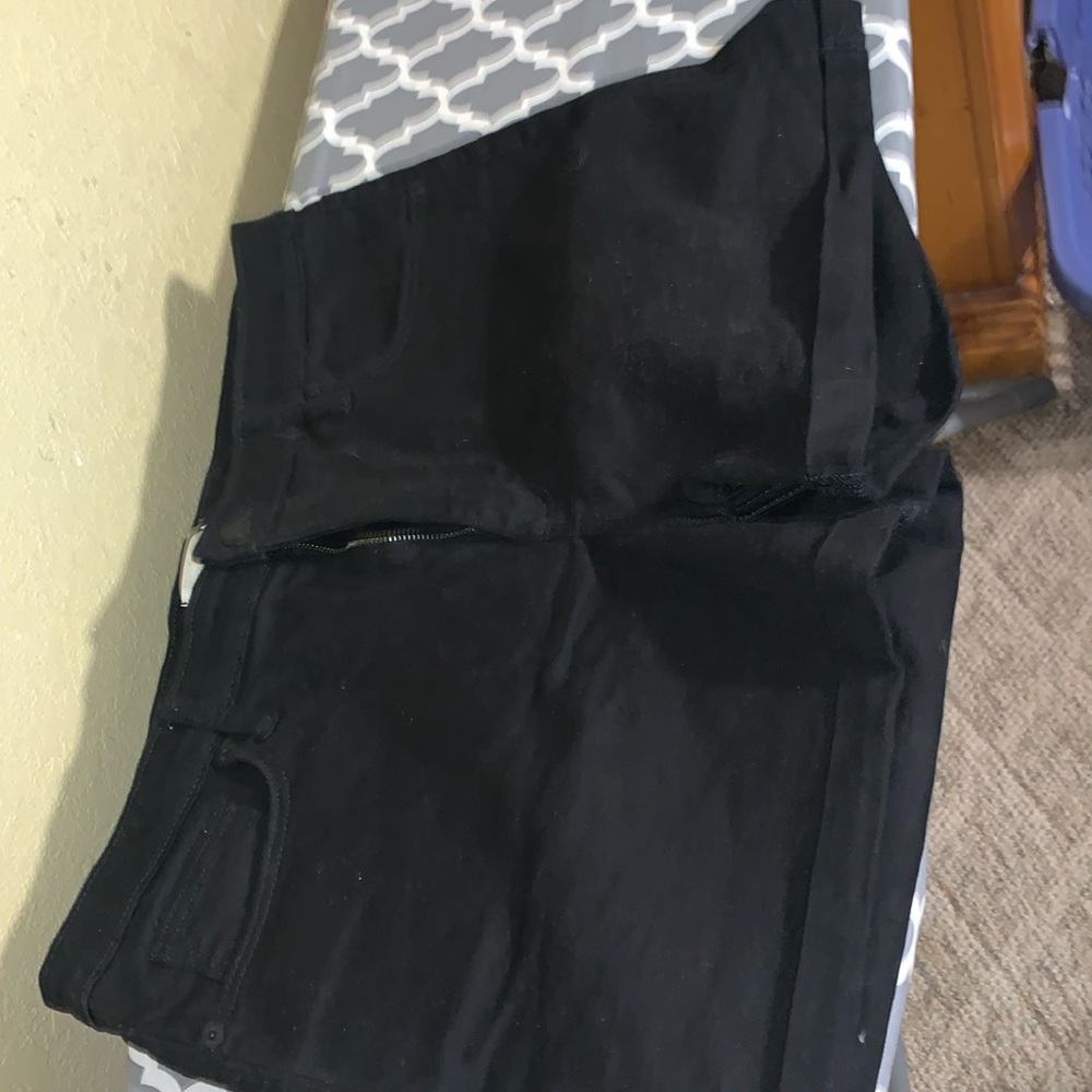 Black cuff jean short size 16/33R high rise midi
